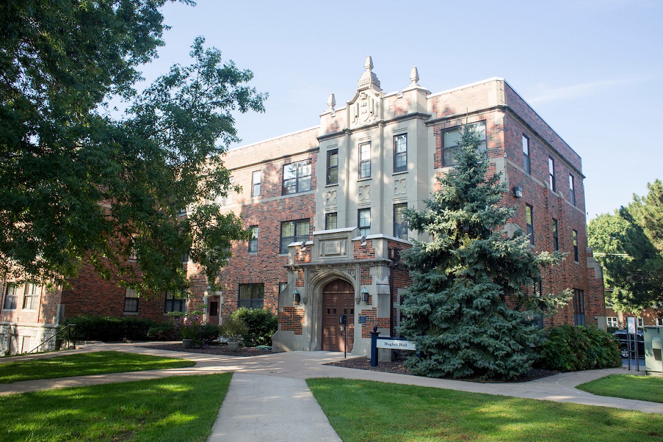 Hughes Hall: Female-only living environment with double-room suites & apartments